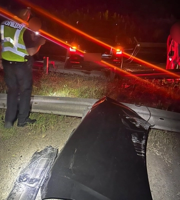 На Уманщині водій “Audi” не впорався із керуванням та в’їхав в огородження на дорозі (ФОТО)