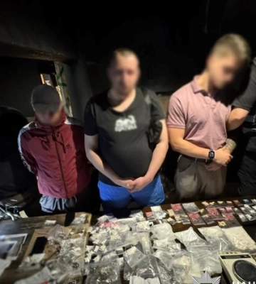 У Києві затримано двох наркоторговців із «товаром» на суму близько 16 млн грн У Києві затримано двох наркоторговців із «товаром» на суму близько 16 млн грн