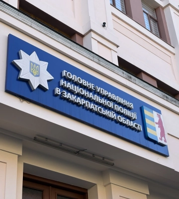 Поліція відкрила дві кримінальні справи за дискредитацію журналістки із Закарпаття Олени Мудрої