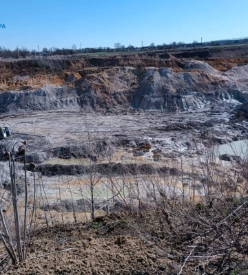 На Черкащині викрили посадовця, який організував незаконний видобуток корисних копалин