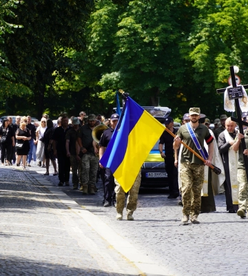 В Ужгороді попрощалися з 39-річним військовим Сергієм Гвоздецьким