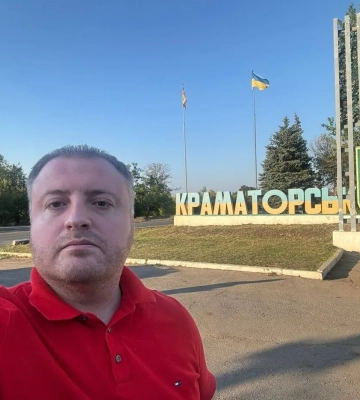 Херсонці купили родині Романа Мрочка палац під Києвом