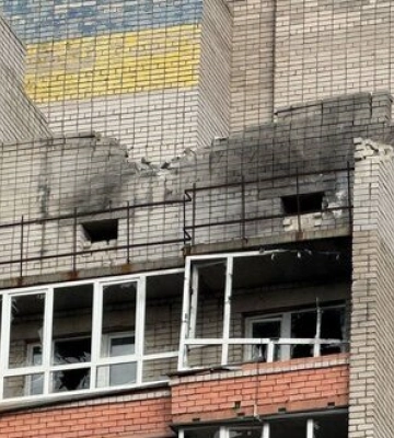 У Кривому Розі російський БПЛА влучив поряд з будівлею ТЦК, є поранені серед цивільних
