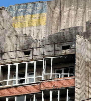 У Кривому Розі російський БПЛА влучив поряд з будівлею ТЦК, є поранені серед цивільних