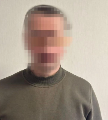 Працівника колонії, який намагався збути наркотики засудженим, судитимуть на Черкащині