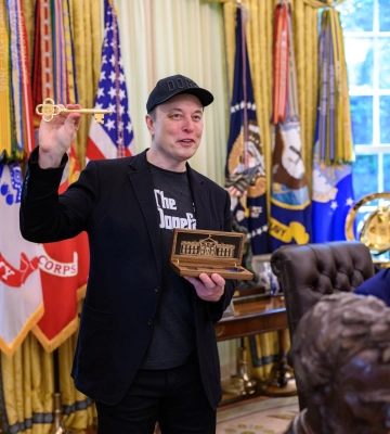 Трамп жорстко відреагував на критику Маска: Без субсидій Ілону довелося б повертатися додому до Південної Африки. Може DOGE варто розглянути це?