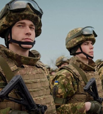 Скопление личного состава, техники и размещения военных в палаточных городках в тылу – запрещено, - Сырский