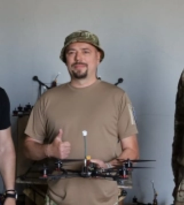 Сто FPV-дронів для морпіхів: громада Миколаєва передала військовим чергову допомогу Сто FPV-дронів для морпіхів: громада Миколаєва передала військовим чергову допомогу