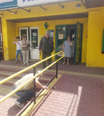 У Вараші перевірили аптеки на безбар’єрність: у більшості виявили порушення