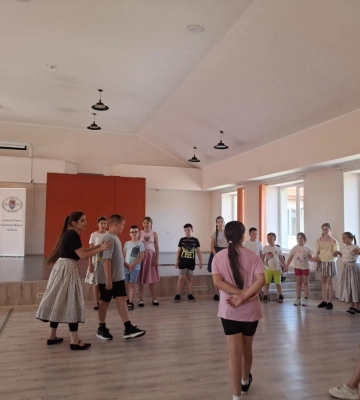 У Берегові розпочалися літні табори БФ «Геніус» з табору народної музики та танцю