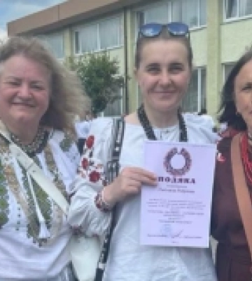 «Кольорові пацьорки»: майстриня бісероплетіння Людмила Рябунець представила Рівненщину на Прикарпатті