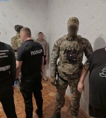 Вилучено понад 2 млн грн та $20 тис. Затримано групу фальшивомонетників на Київщині. ВІДЕО+ФОТОрепортаж
