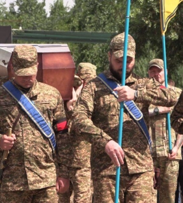 Ізмаїл провів в останню путь воїна бригади Нацгвардії «Азов» Дмитра Луценка