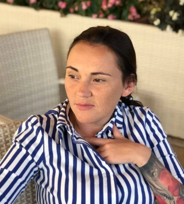 Ветеранка Дворецька розповіла, що у Києві невідомий вистрілив у її автівку з сином