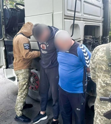 На Рівненщині затримали молодика, який за гроші організував незаконний перетин кордону