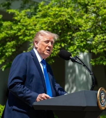 Трамп про можливий наступ РФ на Суми: "Я уважно стежу за ситуацією"