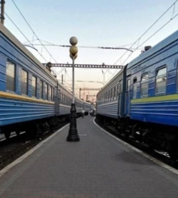 На Ровенщине движение пассажирских поездов задерживали из-за схода вагонов На Ровенщине движение пассажирских поездов задерживали из-за схода вагонов