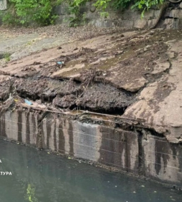 Аміак, феноли і сірководень у річці Либідь – у Києві судитимуть водія асенізаційної машини