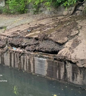 Аміак, феноли і сірководень у річці Либідь – у Києві судитимуть водія асенізаційної машини