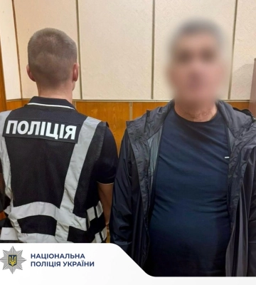 Поліцейські Києва затримали таксиста, який вдарив заслужену артистку України