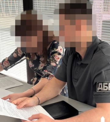 На Запоріжжі поліцейський і адвокатка підозрюються у заволодінні квартирами померлих