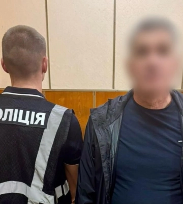 Поліцейські Києва затримали таксиста, який вдарив заслужену артистку України
