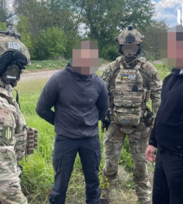 Гранаты в обмен на дрон — в Донецкой области военный торговал оружием с части