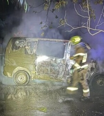Судитимуть чоловіка, який за гроші спалив автомобіль у Києві, - прокуратура. ФОТОрепортаж