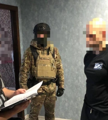 Полиция: Семья из Днепра организовала массовую подделку документов