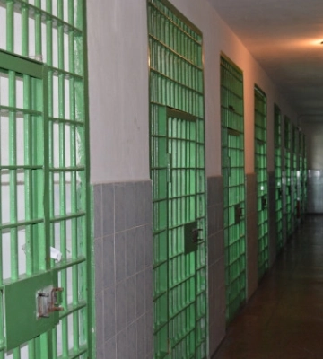 У Києві за ґрати відправився підпалювач відділення Укрпошти та автомобіля військовослужбовця