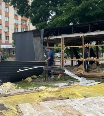 Біля метро «Житомирська» завершено демонтаж МАФів, який тривав два тижні 