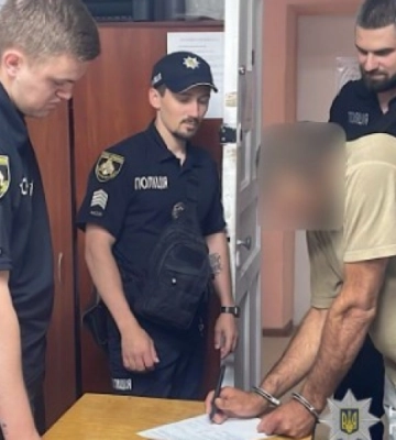 Обікрав пацієнтів лікарні: криворізькі поліцейські затримали зловмисника