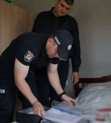 Полиция: Семья из Днепра организовала массовую подделку документов