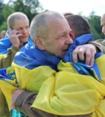Після двох років полону: до Луцька повертаються захисники Валерій Кодня та Іван Бас