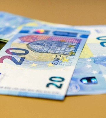 Курс євро наблизився до 50 гривень, один банк вже продає по курсу 50,164 грн, - ЗМІ