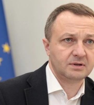 Кабмин уволил Кременя с должности языкового омбудсмена Кабмин уволил Кременя с должности языкового омбудсмена