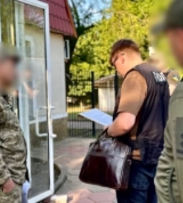 Фіктивні військовослужбовці та мільйонні збитки: поліцейські та СБУ викрили корупційну схему у військовій частині на Одещині