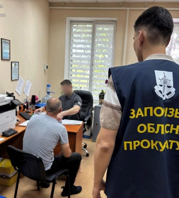 У Запоріжжі адвокатку та правоохоронця підозрюють у спробі заволодіння квартирами померлих