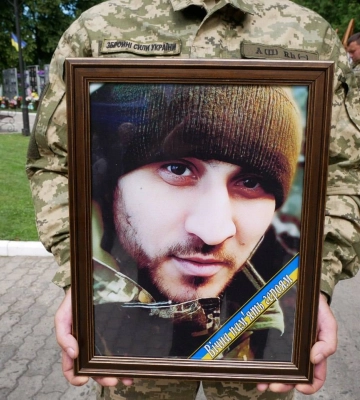 Роменська громада попрощалася із захисником Максимом Гриценком