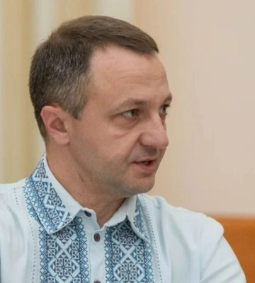 Кабмин уволил Тараса Кременя с должности языкового омбудсмена Кабмин уволил Тараса Кременя с должности языкового омбудсмена