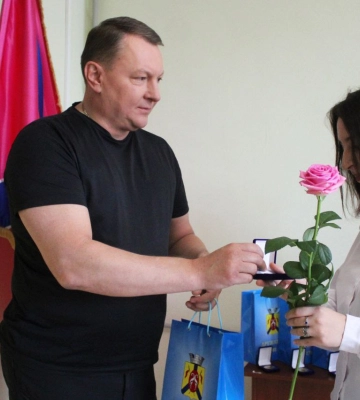 В Дружковке выпускников поздравили с окончанием школы