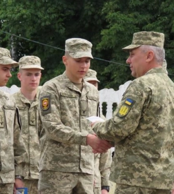 Понад 60 юнаків завершили навчання у військовому ліцеї в Острозі (ФОТО)