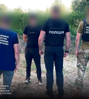 На Закарпатті затримали військового, який переправляв чоловіків до Словаччини за 5 тисяч доларів