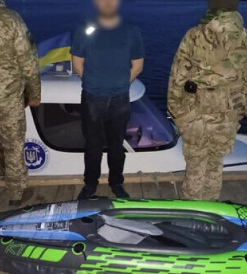 Намагався втекти через лиман до Придністров’я: на Одещині затримано "веслувальника" з Києва, - ДПСУ. ФОТО