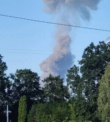 Масштабна пожежа в районі Глибочиці біля Житомира: після потужного вибуху — затор у напрямку Києва