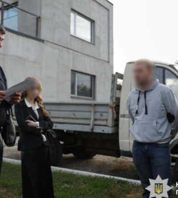 «Сімейний підряд»: у Дніпрі викрили масштабну схему підробки офіційних документів