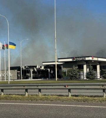 Точну причину вибуху біля Житомиру ще встановлюють, пошкоджена АЗС, на місці багато швидких — відео