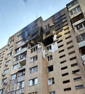В Одесі ворожий безпілотник влучив у багатоповерхівку, четверо постраждалих