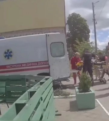У Сарнах патрульні допомогли літній жінці, яка знепритомніла на вулиці