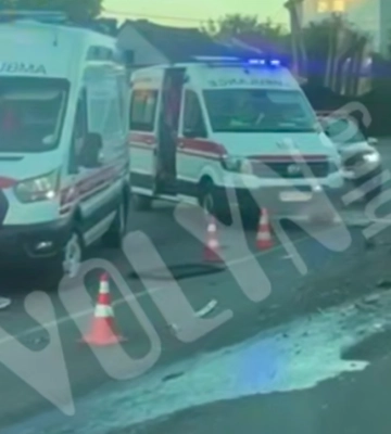 Розтрощені автівки та троє постраждалих: у Луцьку сталася аварія